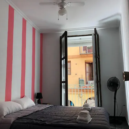 Pensión Sunny House *